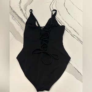 TA3 Black M plungey regular